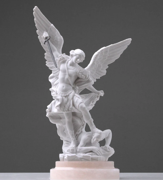Estatua de San Miguel Arcángel – Magic Dreams Collection