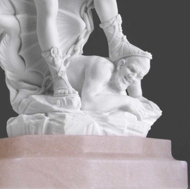 Estatua de San Miguel Arcángel – Magic Dreams Collection