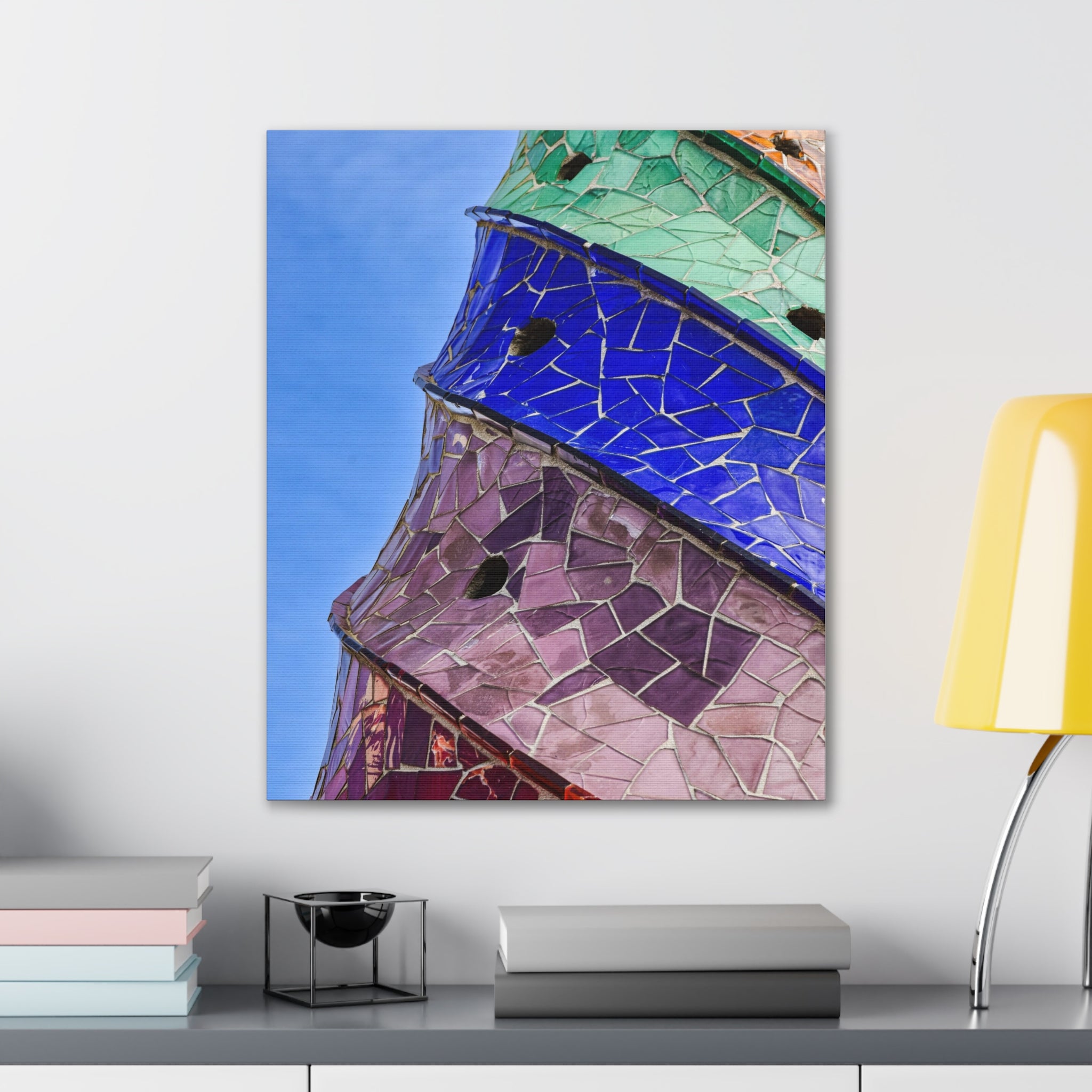 Lienzo decorativo  — Arte mural en azul y púrpura trencadís de las chimeneas del Palau Güell - Magic Dreams Collection