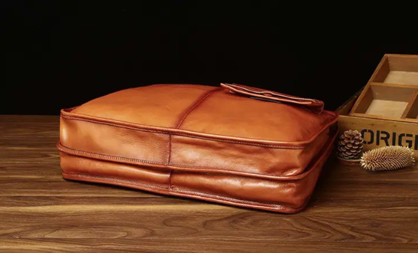 Maletín Vintage de Cuero de Becerro para Hombre — Magic Dreams Collection