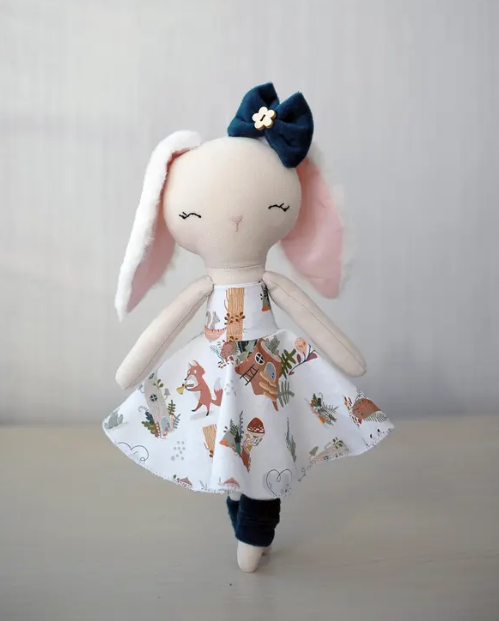 Muñeca Conejo de Peluche — Hecha a mano, algodón orgánico - Magic Dreams Collection