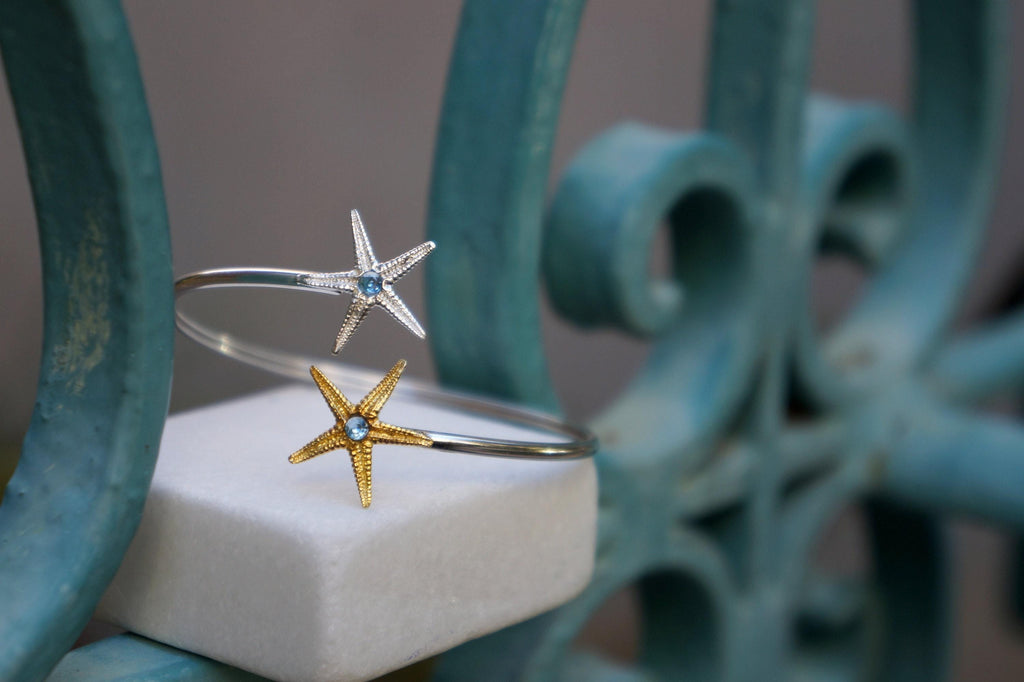 Pulsera estrella de mar en plata: brazalete ajustable con circonita azul (Magic Dreams Collection)