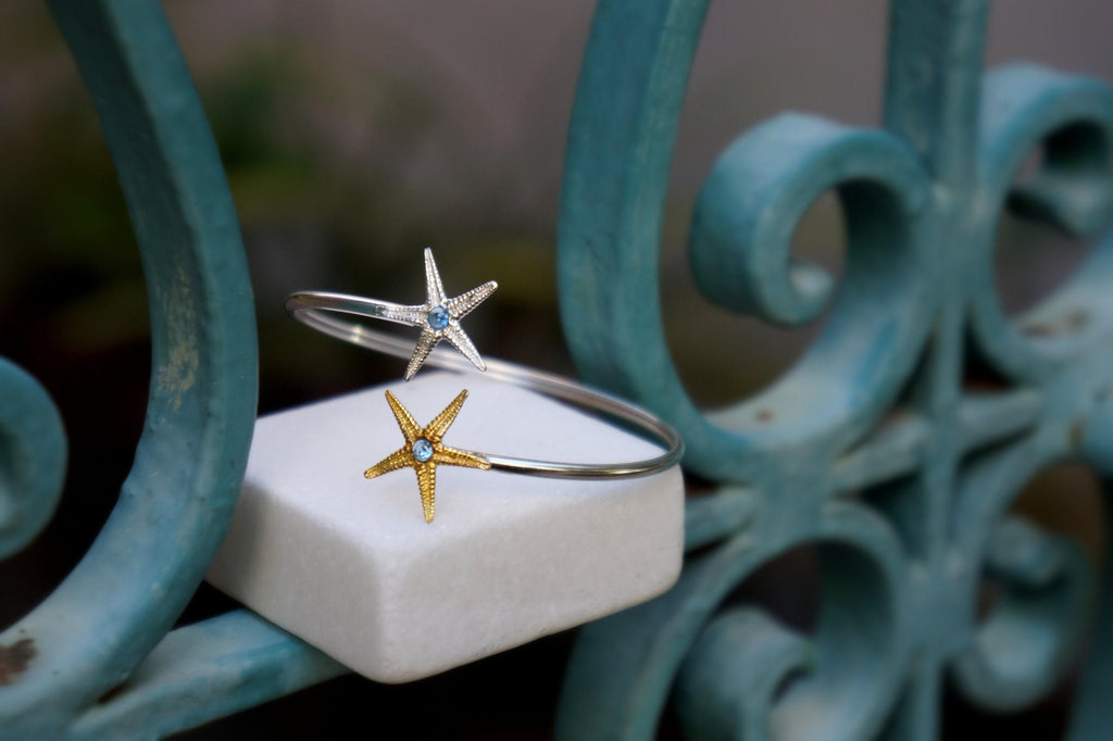 Pulsera estrella de mar en plata: brazalete ajustable con circonita azul (Magic Dreams Collection)